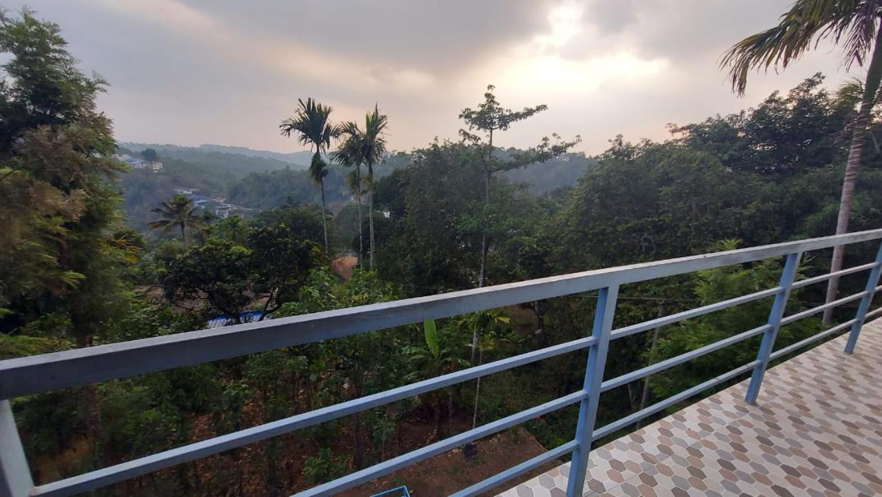 Greenpepperhomestay Munnar Anaviratty Dış mekan fotoğraf